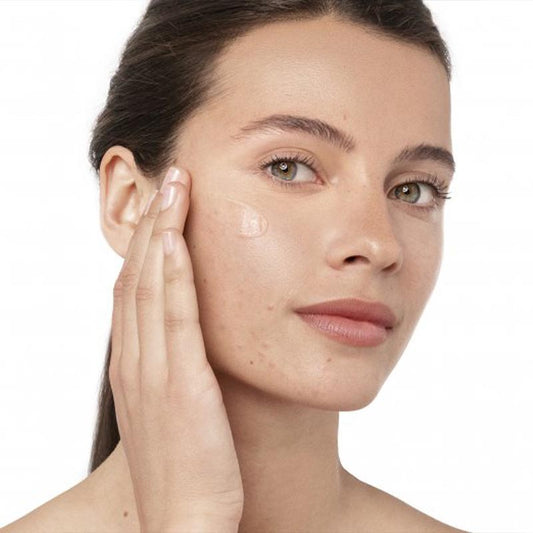 Bioderma Sebium Serum Anti-Imperfection Smoothing Concentrate | adult acne-prone skin | Salicylic Acid | Acetyl Glucosamine | Hyaluronic Acid | eliminate pimples | reduce marks | smooth fine lines | long-lasting hydration