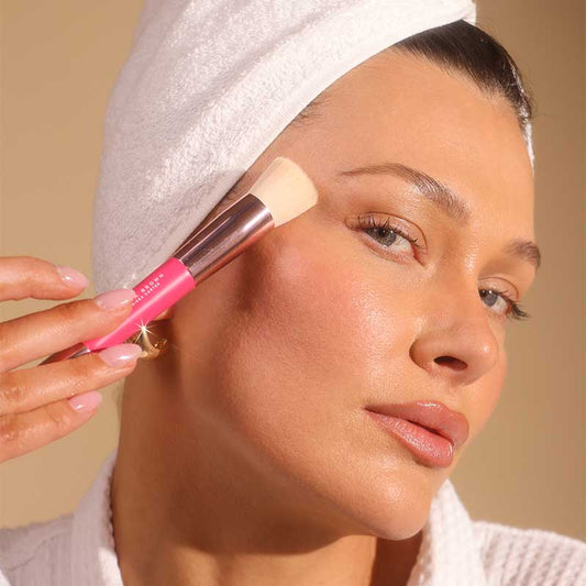 Cocoa Brown Double Ended Brush | Large end for cream bronzer | Smaller end for cream highlighter | Dense bristles | Effortless application | Flawless makeup look | Ideal for self-tan application on face and hands