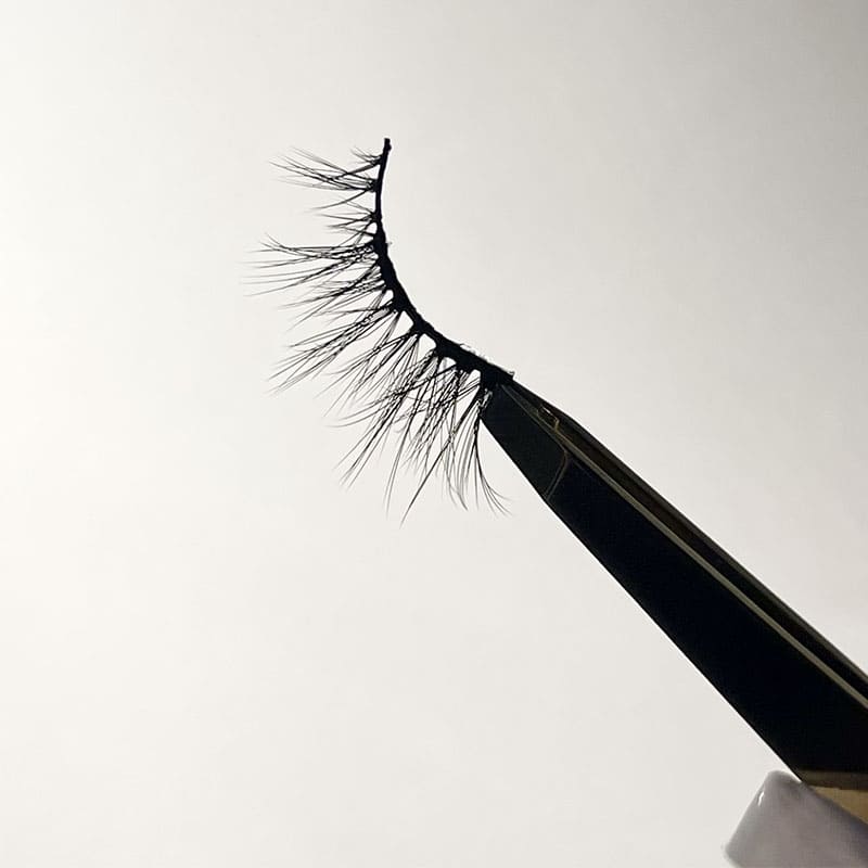 Kash Beauty Divine Natural Lash | outer corner | seamlessly blending | alternating lash lengths