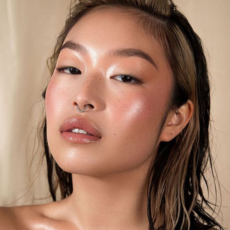 Kash Beauty Skin Glaze Highlight | Gold Beam | dewy skin | glass skin look | makeup | easy to apply