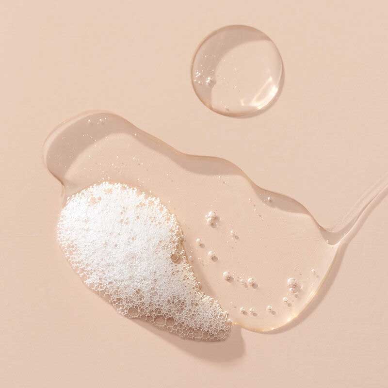 Living Proof Curl Shampoo | revolutionary blend | fine | flat hair | volume | vitality | longing for | gentle | potent | allure | looks | feels | behaves | naturally thick | full counterpart