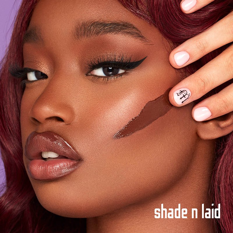 Made by Mitchell | Blursh Bronzed | multi-use | liquid bronzer | liquid-to-powder | seamless application | super-blendable | a sun-kissed | wash of colour | intense contour effects | eyeshadow | makeup magic