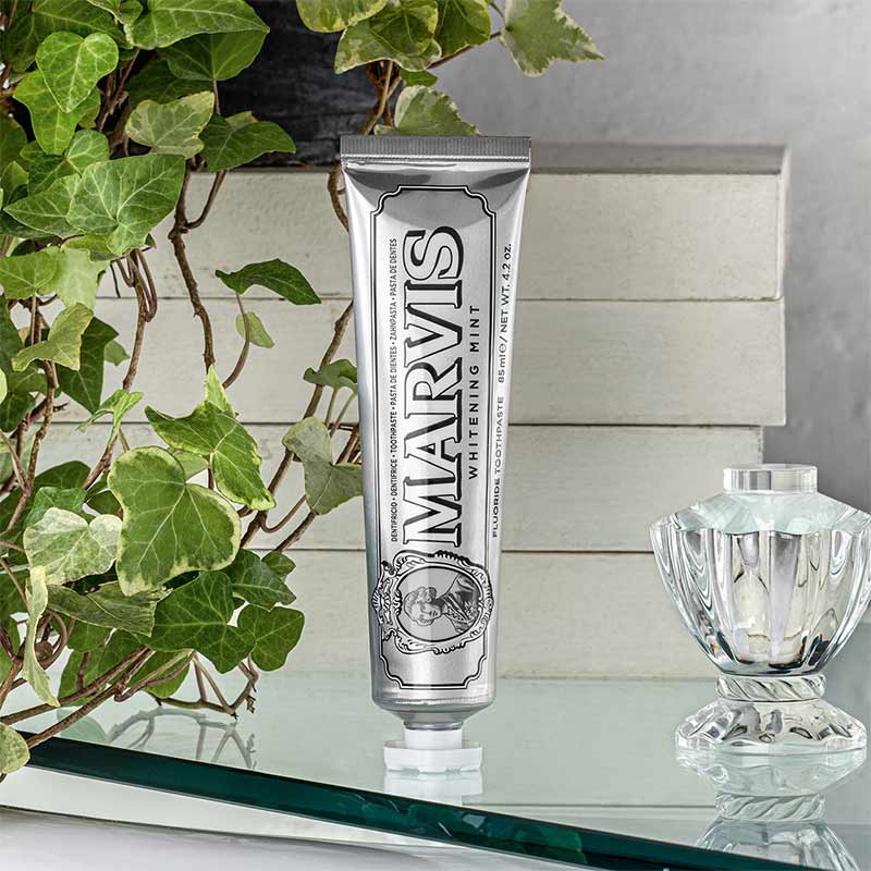 Marvis | Whitening | Mint | Toothpaste | cleaning | whitening | lifts stains | freshens breath | intense mint flavour | refreshing | strengthen | enamel | reduces tooth decay | oral health | Italian | whiter smile