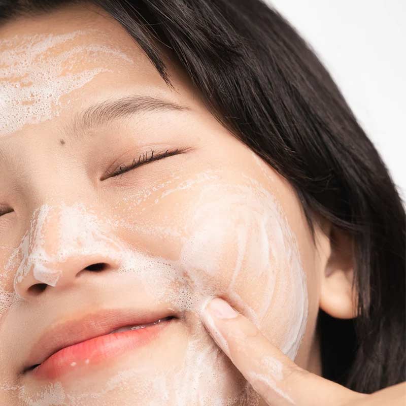 Oskia London | Violet Water Clearing Cleanser Blemish Control Facial Cleansing Gel | Facial Cleansing Gel | Water Based Face Cleanser | Foaming Cleanser