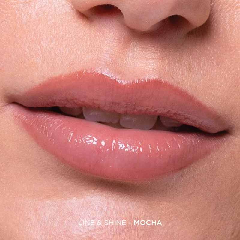 Sculpted by Aimee Connolly Line & Shine Duo | Mocha | fair | toned | swatch | definition | liner | fill | natural | gloss | fullness | volume