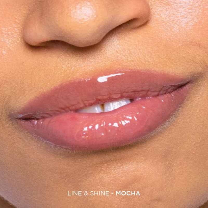 Sculpted by Aimee Connolly Line & Shine Duo | Mocha | medium | swatch | fullness | volume | defined | lined | shined | lips | gloss | clear