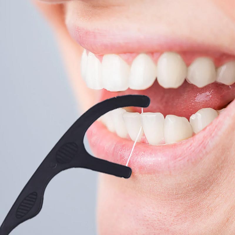 Spotlight Floss Picks for Whitening Teeth | tooth floss | whitening tooth picks | Spotlight oral care | tooth floss | products for whitening teeth