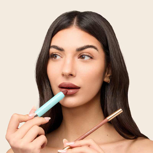 SWEED Elisa Maino Lip Set Vanda/January on model