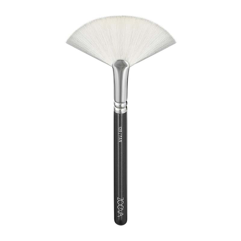 ZOEVA 129 Vegan Fan Brush | highlighter brush | makeup brush | zoeva brush | fan brush | zoeva brush | vegan brush
