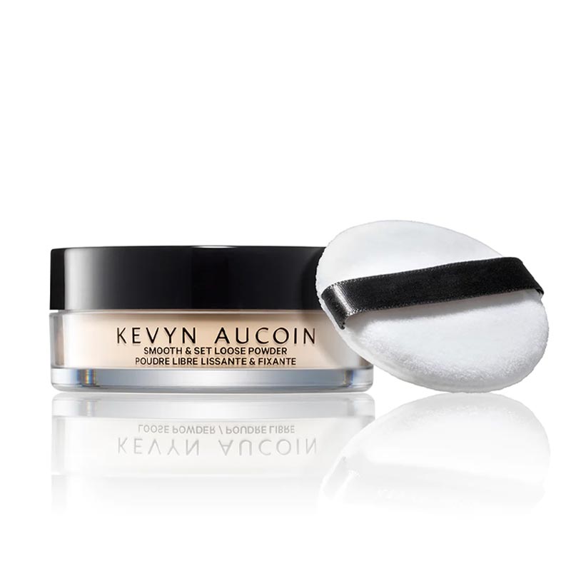 Kevyn Aucoin Smooth & Set Loose Powder | Must-have | Unique formulation | Sets makeup | Blurs skin texture | Refined appearance | Natural | Translucent shade | Universal adaptability