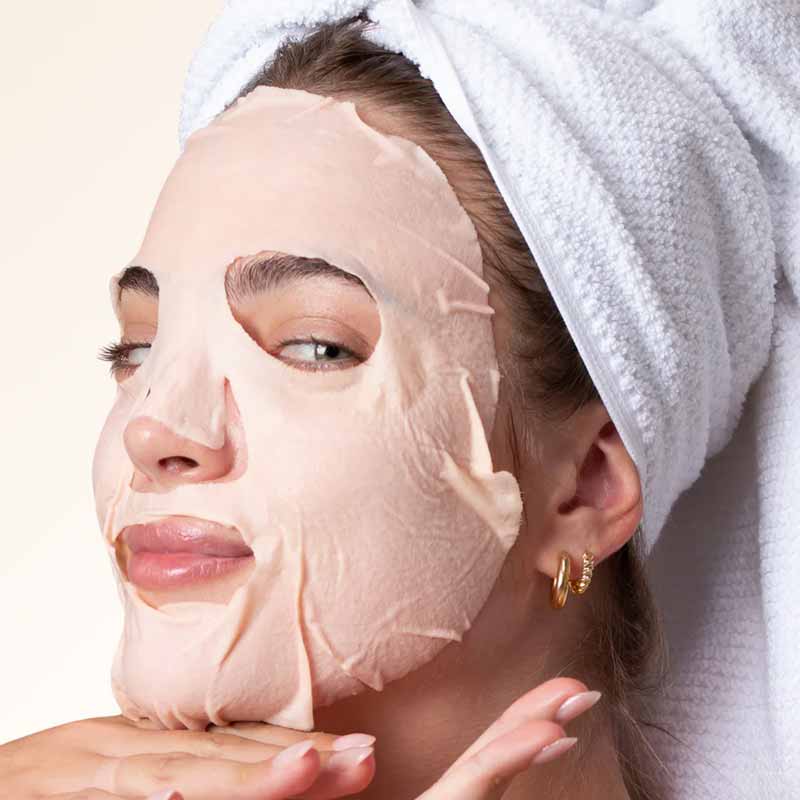 Trilogy Fresh-Blend Vitamin C+ Glow Mask Model Image