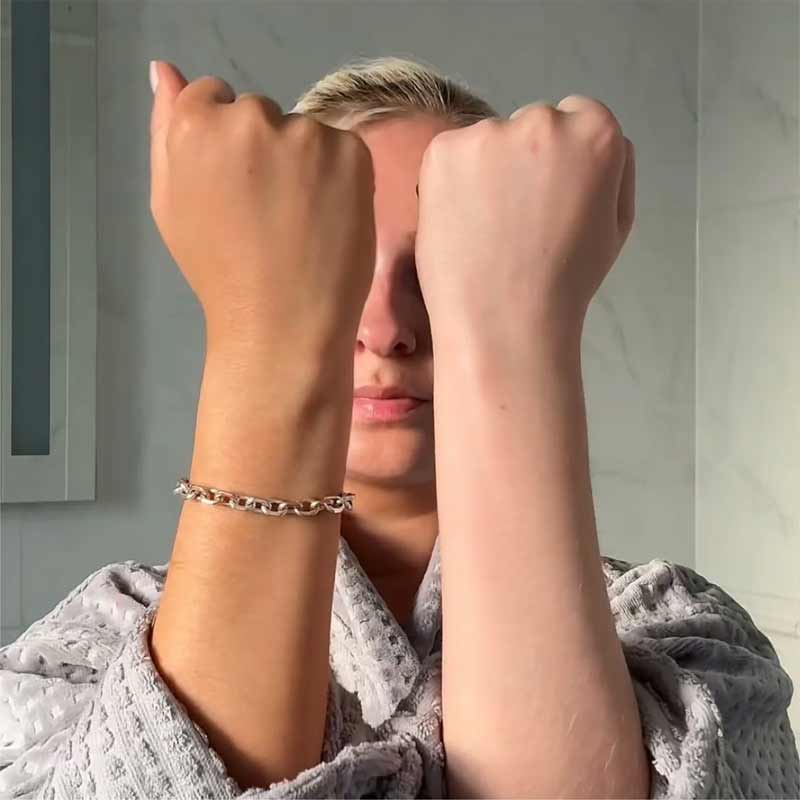 Bare by Vogue Express Tan Removal Gel Before & After