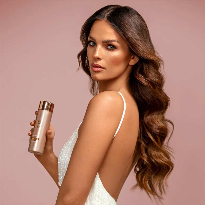 Bellamianta Tanning Liquid, Model With Tan on, Fake Tan Model
