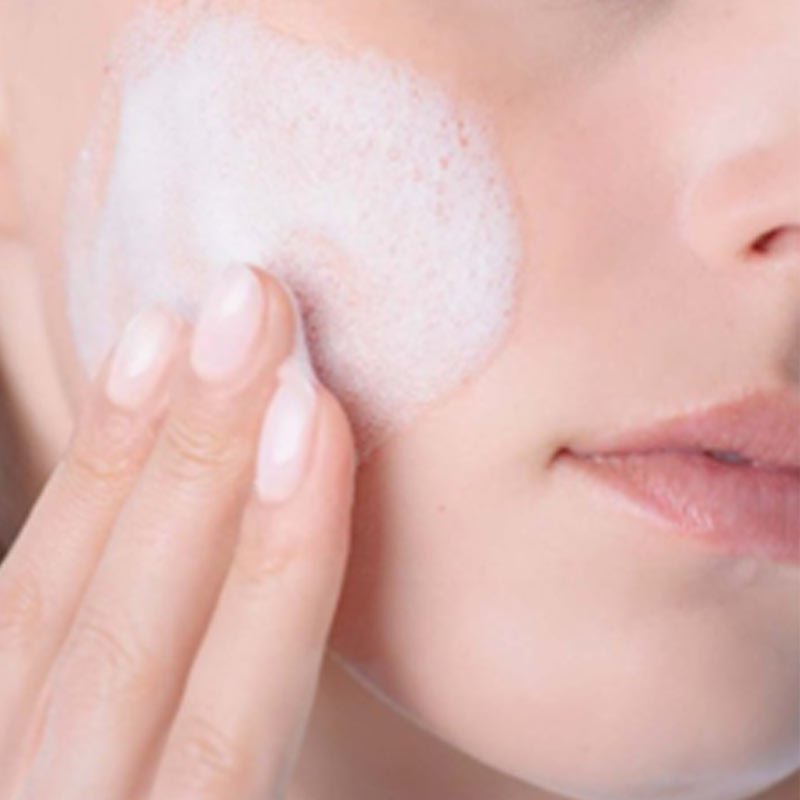 Bioderma Hydrabio Gel Moussant Foaming Gel On Skin