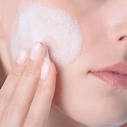 Bioderma Hydrabio Gel Moussant Foaming Gel On Skin
