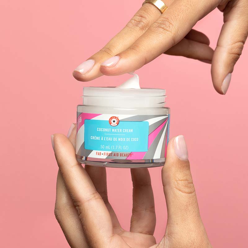 First Aid Beauty Hello FAB Coconut Water Cream | Oil-free moisturiser | Anti-oxidants | dry skin | hydrating moisturiser | hydrating skincare | first aid beauty 