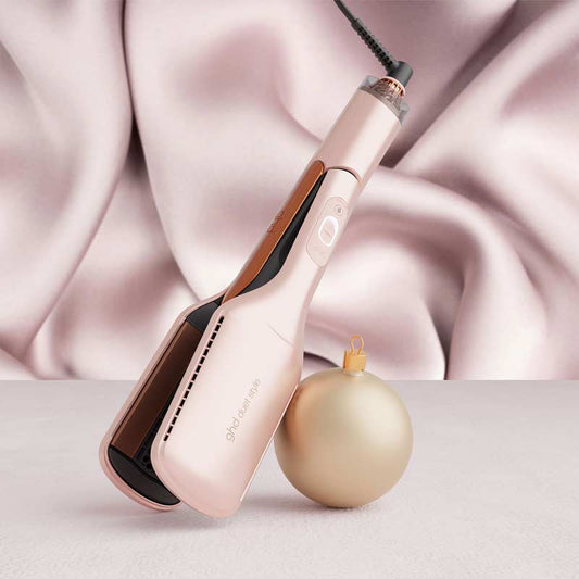 ghd Duet Style 2-in-1 Hot Air Styler Gift Set Limited Edition Cashmere Beige stylised Christmas Image