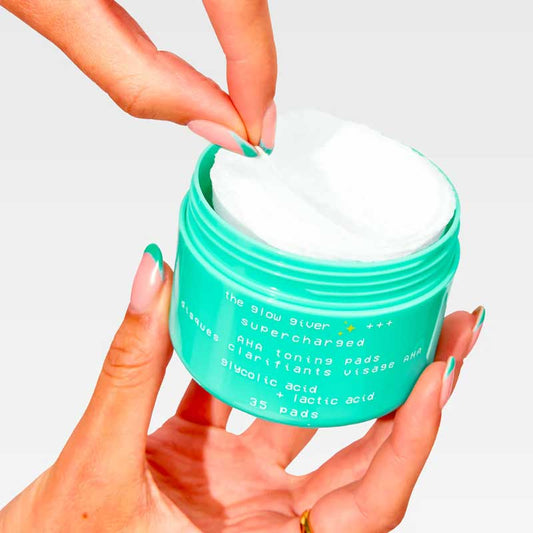  Glow Hub The Glow Giver AHA Toning Pads | Lackluster complexions | Supercharged lactic acid | Glycolic acid | Pro-peel experience | Goodbye to dullness | Super radiant | Super bright | Super glowy skin.