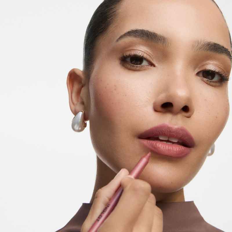 Inglot Creamy Soft Lipliner Muted Pink on model, Inglot pink lip liner