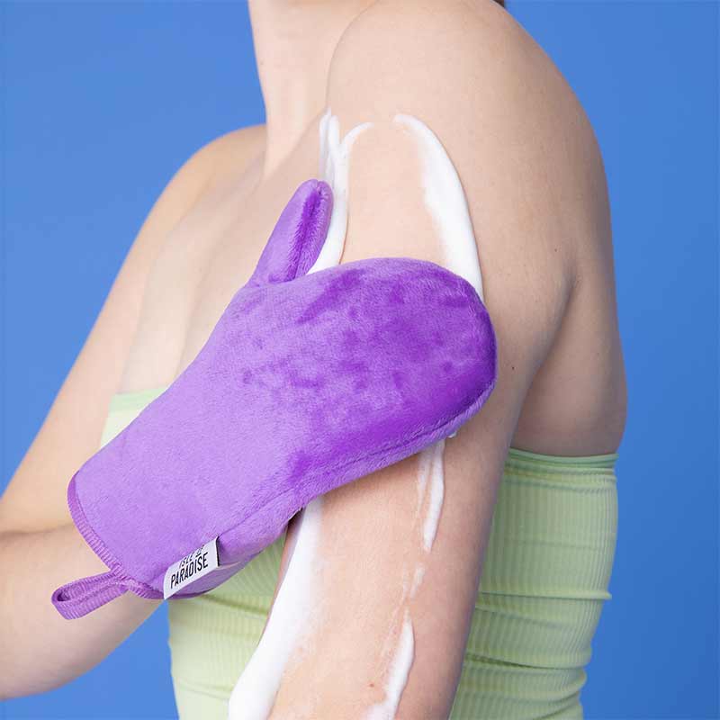 Isle of Paradise Double Sided Self Tan Mitt | purple tan mitt | internal waterproof tan mitt | non slip tan mitt