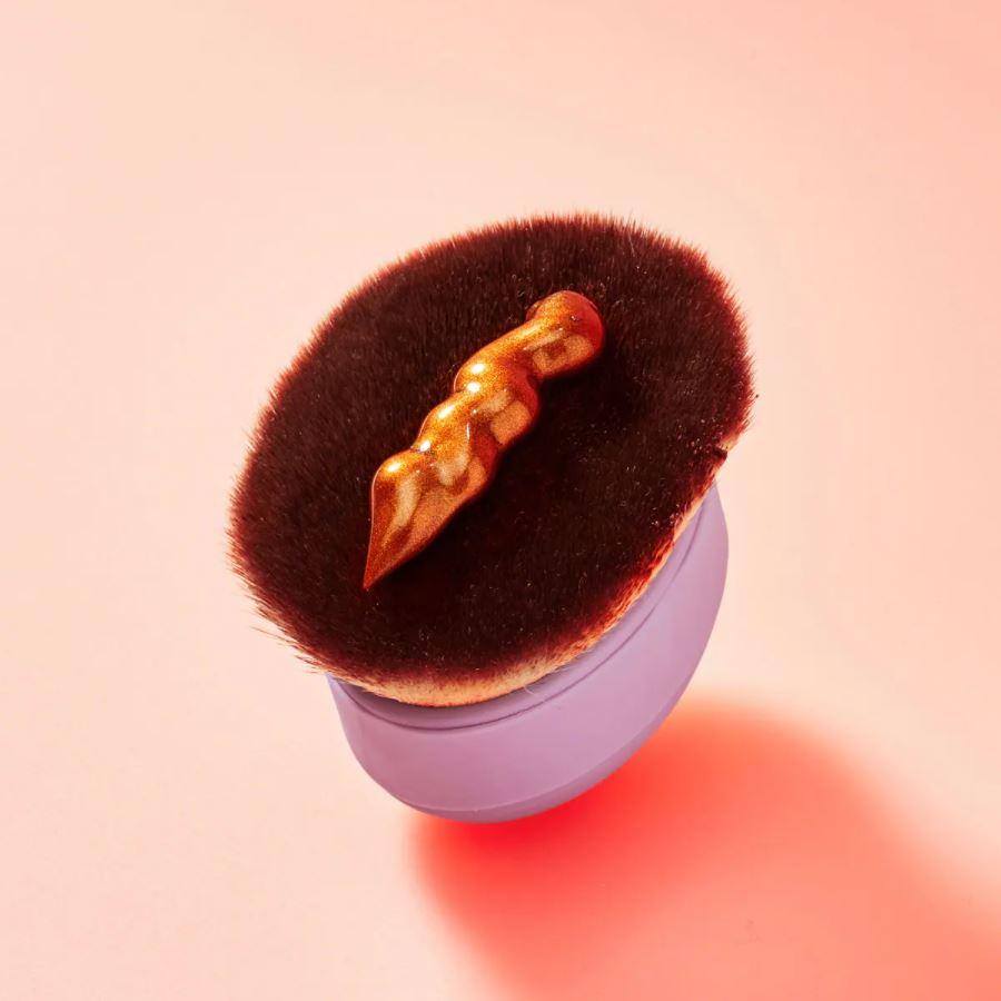 Ilse Of Paradise Shape and Glow Big Blending Brush | self tan applicator 