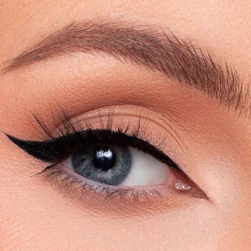 Kash Beauty Brow Precision Pencil | medium | Medium Warm Brown: A neutral medium-brown shade ideal for a multitude of hair colours and complexions.