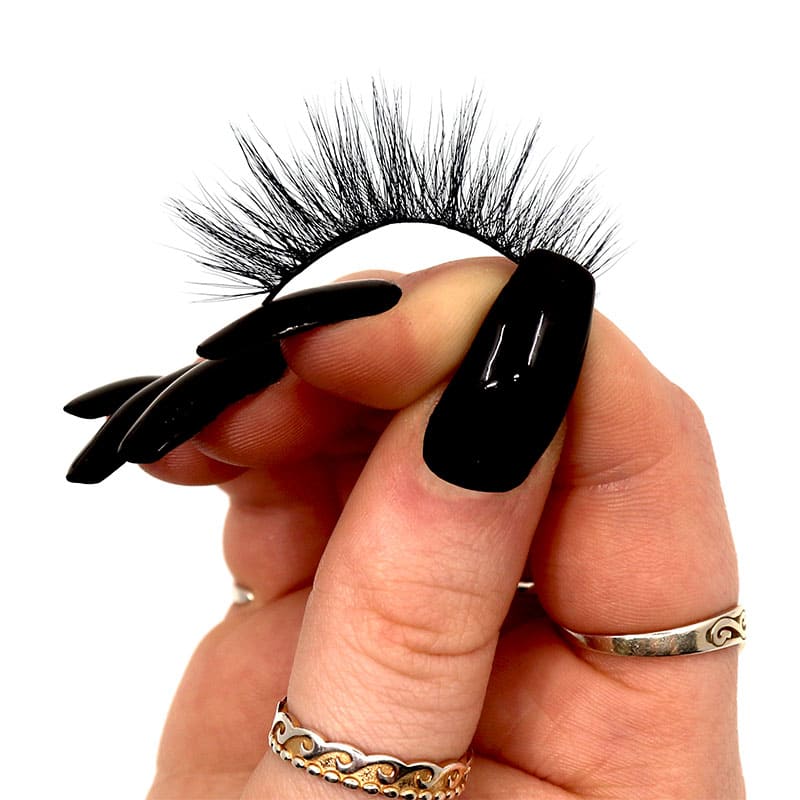 Kash Beauty Elsie Lash | fluttery lashes | effortlessly enhance | open up | eyes | makeup 
