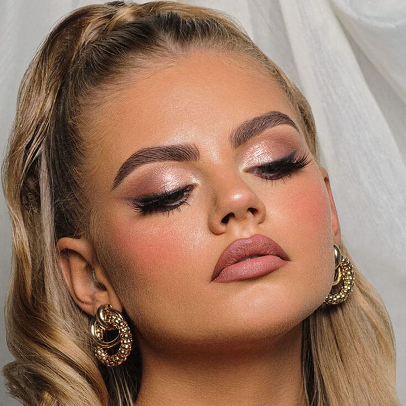 Kash Beauty Royal Rose Palette | unique | eye looks | romantic | luxury | shimmer | glamour | glow 