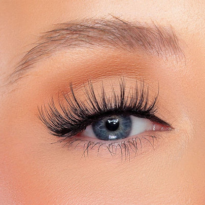 Kash Beauty Twilight Lash | seamless band | flawless blend | real lashes | enhancing natural beauty | eyes 