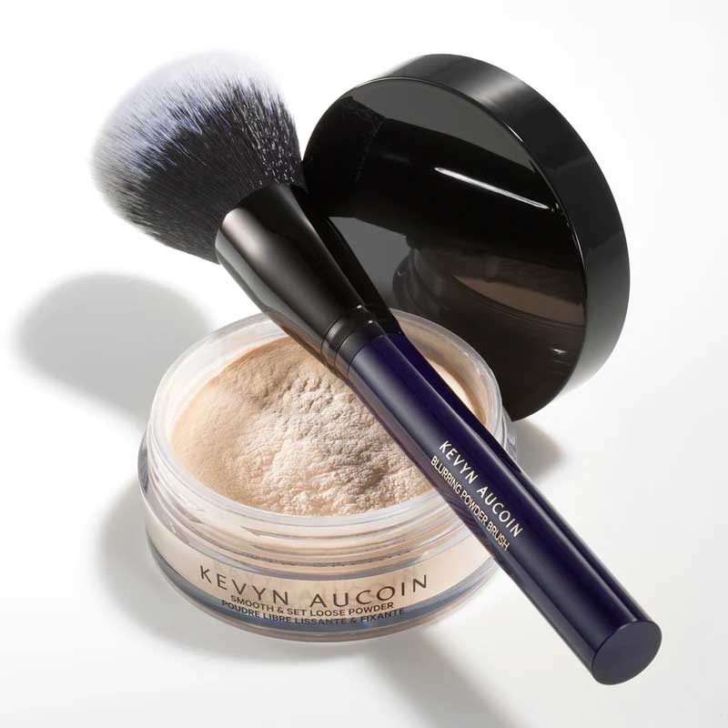 Kevyn Aucoin Smooth & Set Loose Powder | Must-have | Unique formulation | Sets makeup | Blurs skin texture | Refined appearance | Natural | Translucent shade | Universal adaptability
