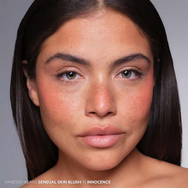 Kevyn Aucoin The Sensual Skin Blush Innocence on Model