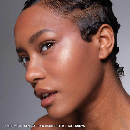 Kevyn Aucoin The Sensual Skin Highlighter Supernova On Model