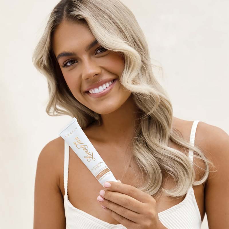 Loving Tan | Face Tanning | Serum | face | décolletage | 97% | certified organic | naturally derived | ingredients | flawless | natural-looking | radiant | glow 