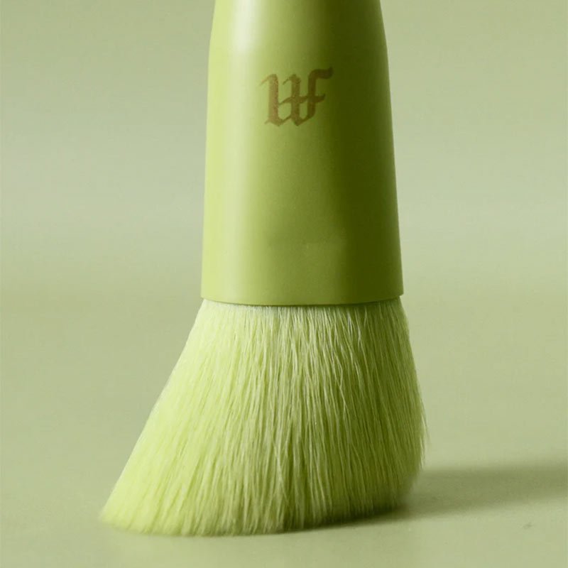  Made By Mitchell | Face Brush | MF4 | all rounder | blend | base layers | angled | soft brush | under the eyes | around the face | flawless 