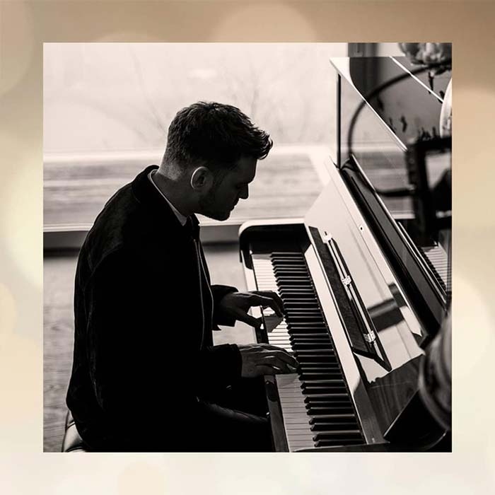 Michael Bublé | Invitation | Peony Noir | elegance | oriental | blend | sweet rose | orange blossom | rich sandalwood | romantic | sophisticated | fragrance | deep | cedarwood | undertones