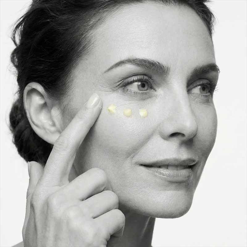 Oskia Midnight Eye-Q Intelligent Peptide Eye Cream Model Image