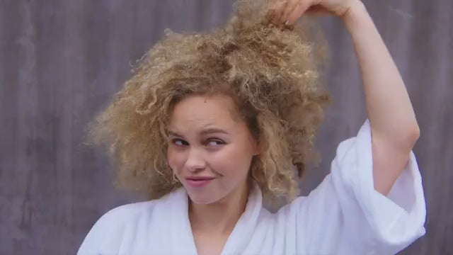Pureology Strength Cure Shampoo video, how to use Pureology Strength Cure Shampoo