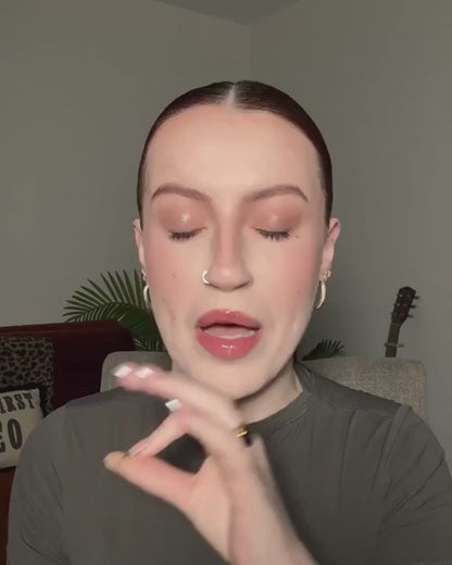 Keilidh Cashell using KASH Beauty Total Hold Setting Spray