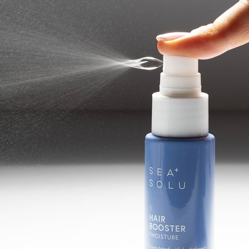 SEA+SOLU Moisture Hair Booster spraying