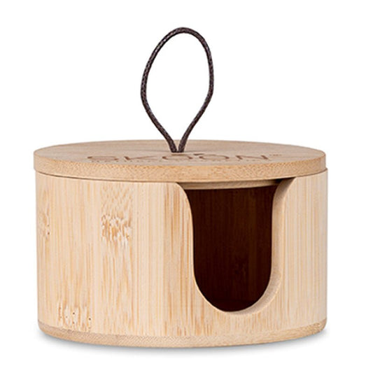 Skoon Reusable Cleansing Pads Bamboo Holder is a 100% Bamboo holder that holds up to 14 Facial Pads. Perfect for using in your bathroom for a sustainable and easy storage of your cotton pads.