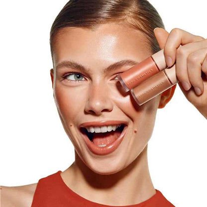 SOSU Cosmetics Liquid Contour Shad e Latte on Model