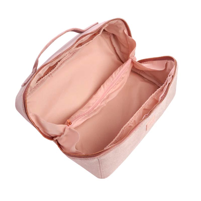 SOSU Cosmetics | Luxury | Velvet Bag | accessory | cosmetic storage | secure | zip | travel-friendly | design | style | functionality | beauty routine | favourite | ease
