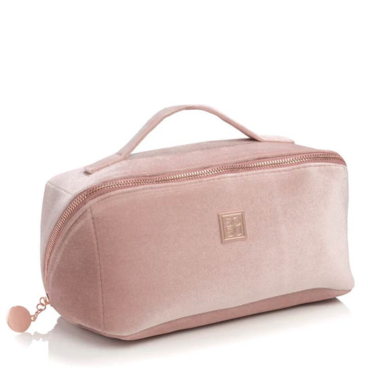 SOSU Cosmetics | Luxury | Velvet Bag | accessory | cosmetic storage | secure | zip | travel-friendly | design | style | functionality | beauty routine | favourite | ease