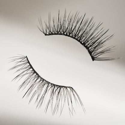 SOSU Cosmetics x Bonnie Ryan Day Lash | Effortlessly subtle daytime look | Three-quarter-length, double-layered synthetic lashes | Enhance your eyes with a touch of elegance.