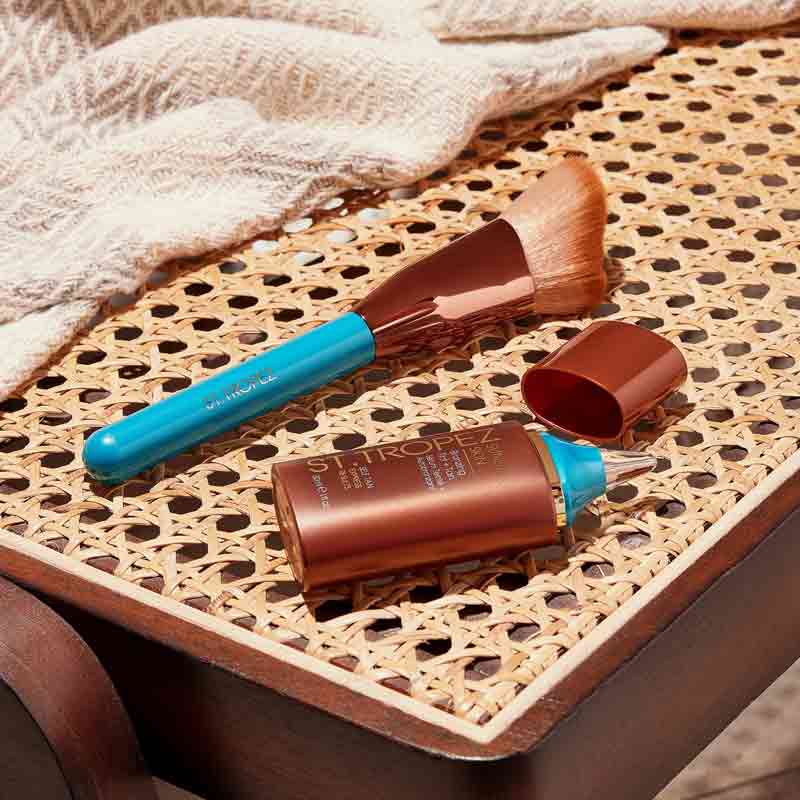 St. Tropez Express Sunlit Skin Face Bronzing Tint & Tan Stylised Image