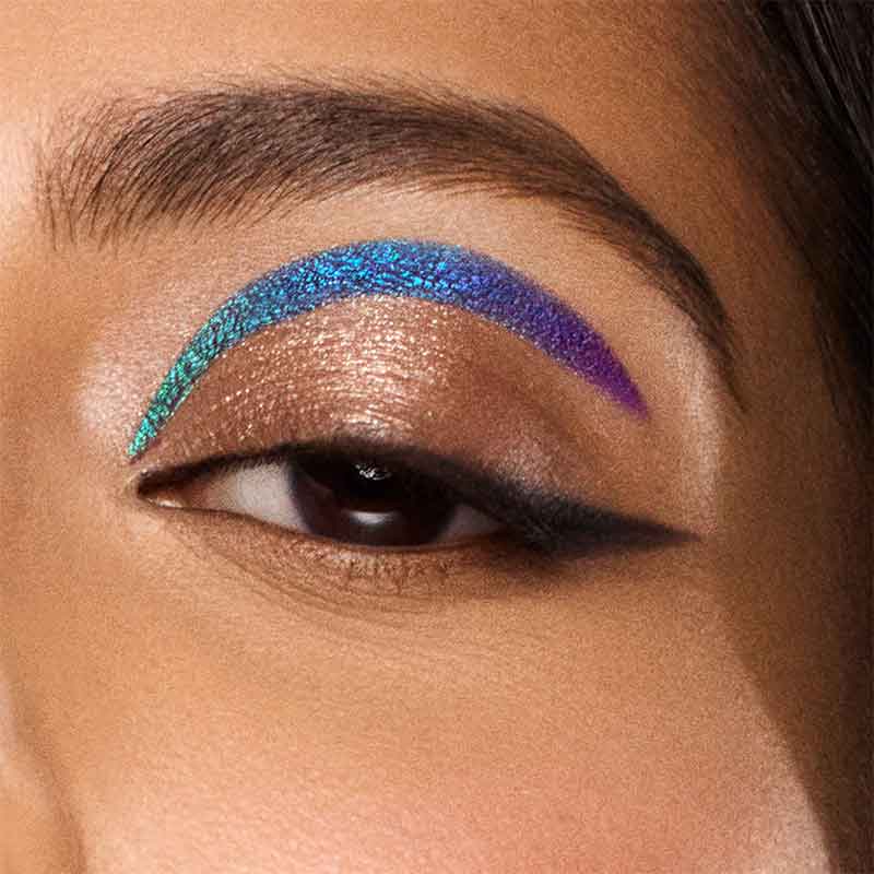 Stila Stay All Day Chroma Flash Liquid Eyeliner model swatch