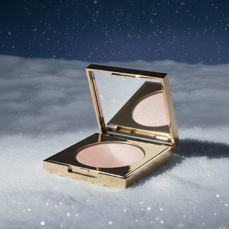 The Cloud 10 Beauty 12 Days of Slay Gift Set Stila Compact eyeshadow Kitten