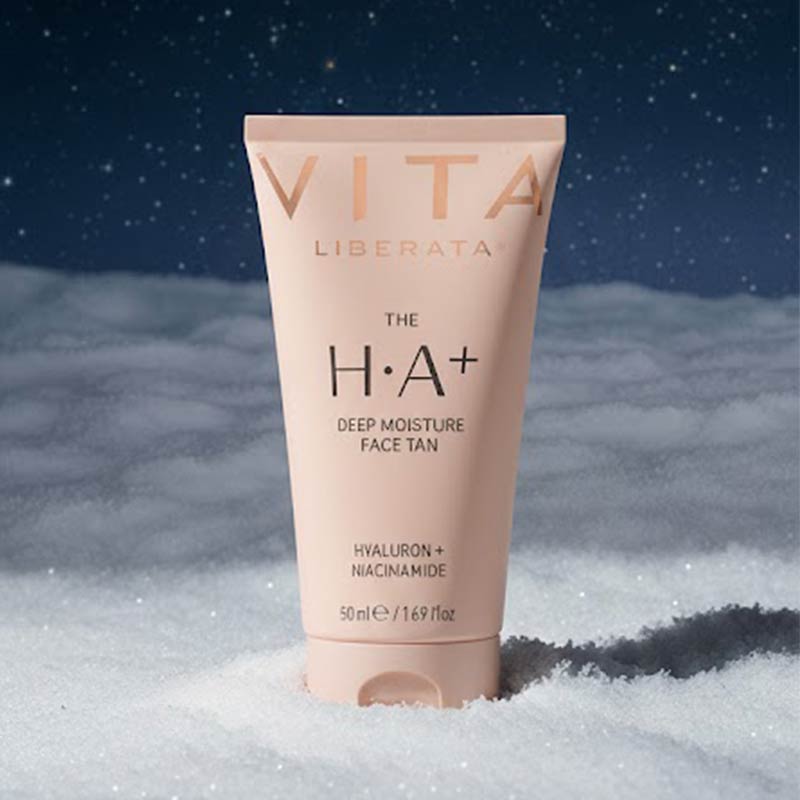 The Cloud 10 Beauty 12 Days of Slay Gift Set Vita Liberata The HA+ Deep Moisture Face Tan