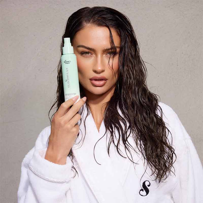 The Smooth Company Detangled Spray Model Image