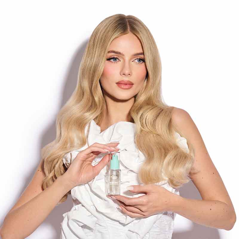 The Smooth Company Smooth Talker Healthy Hair Oil Model Image